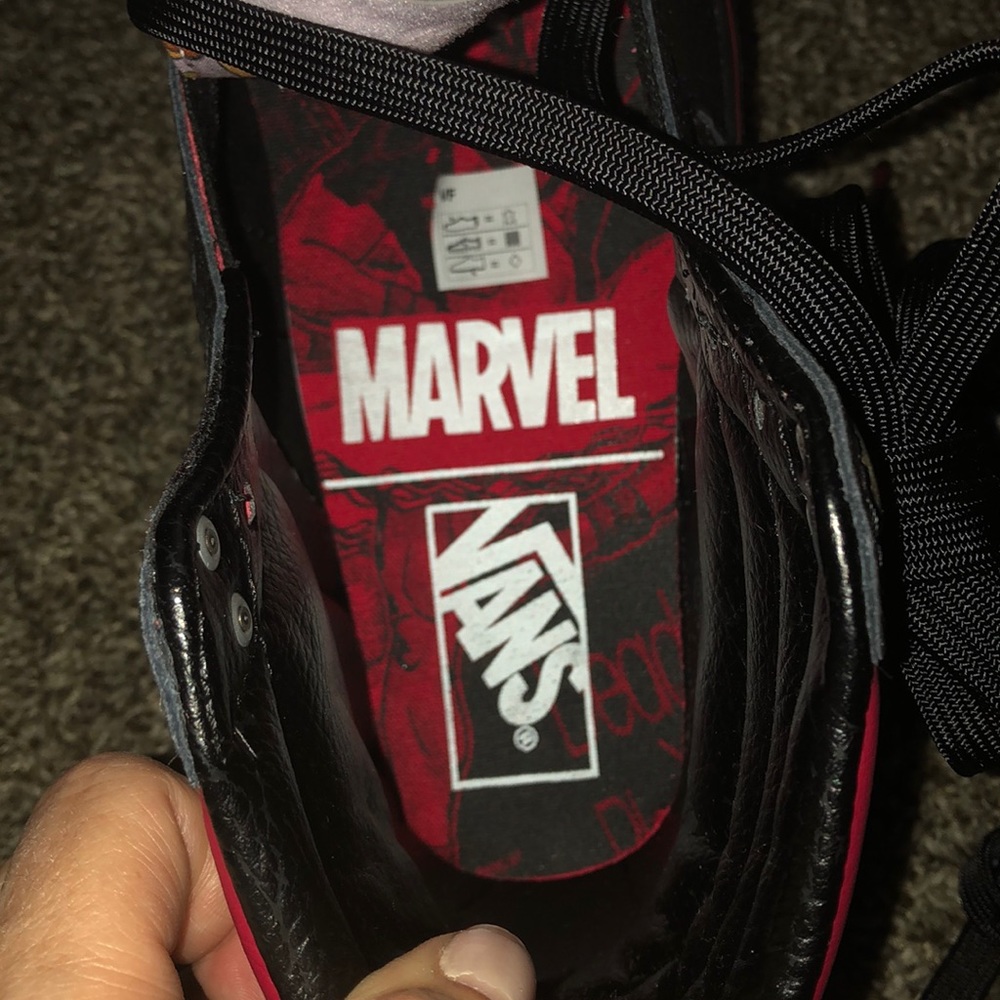 NIB VANS LEATHER HI TOP DEADPOOL SNEAKERS SHOES 4 - Picture 2 of 5